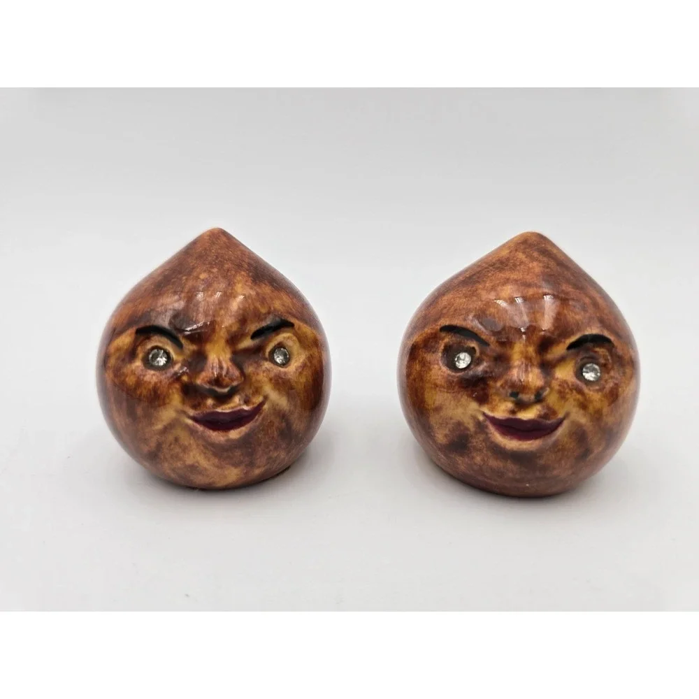 Vintage Salt Pepper Shakers Anthropomorphic Onion Rhinestone Sparkle Eyes Unique
